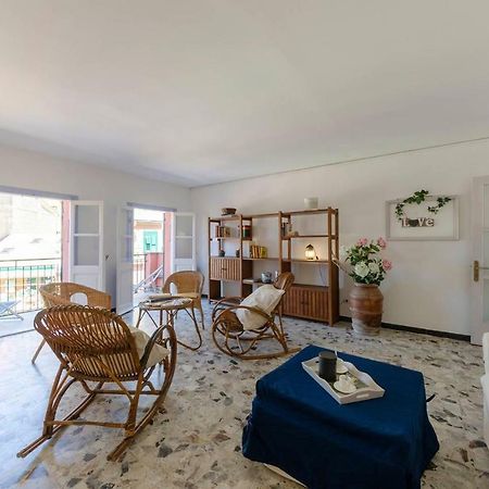 Joivy Spacious 2 Bedroom Apt With Terrace At The Heart Of The Vernazza Buitenkant foto